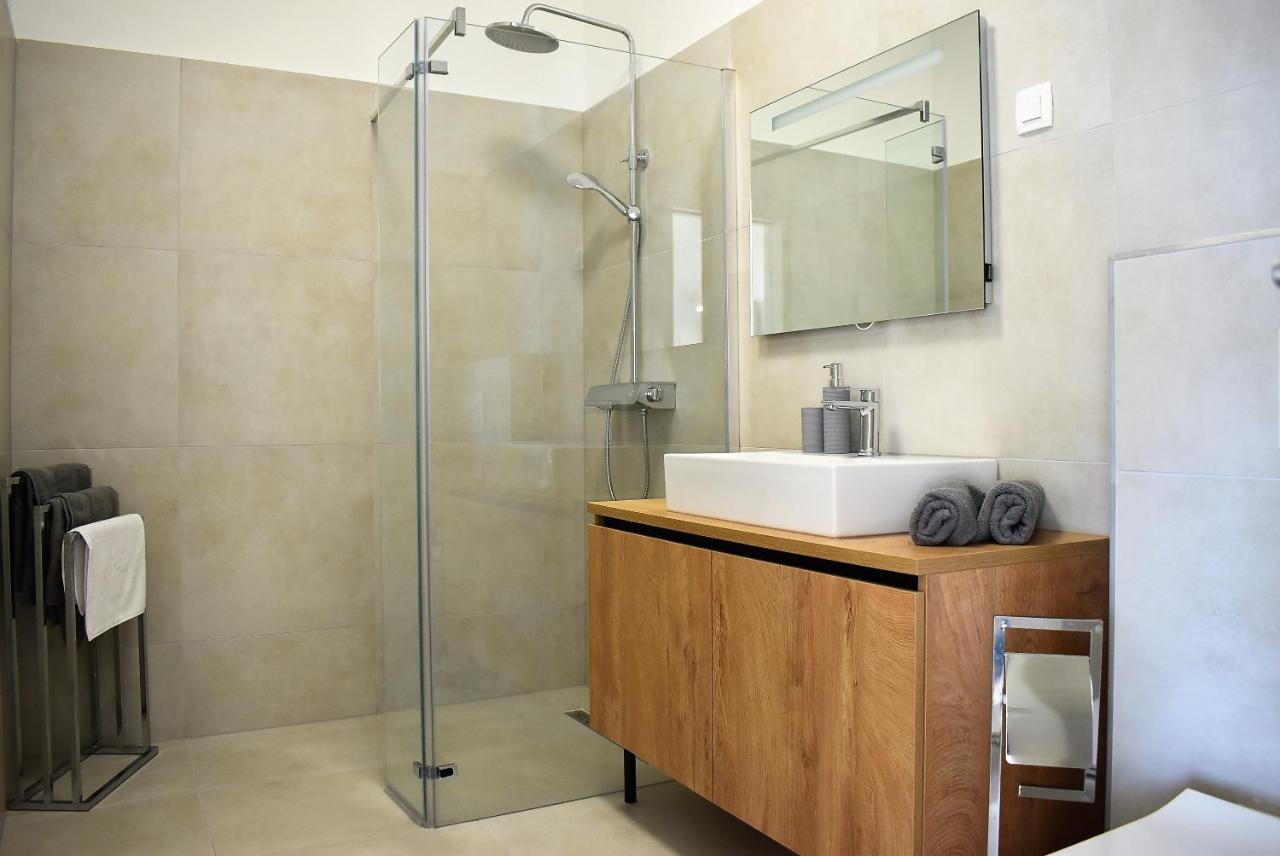 Apartment Aci Marina Rab Banjol Kültér fotó